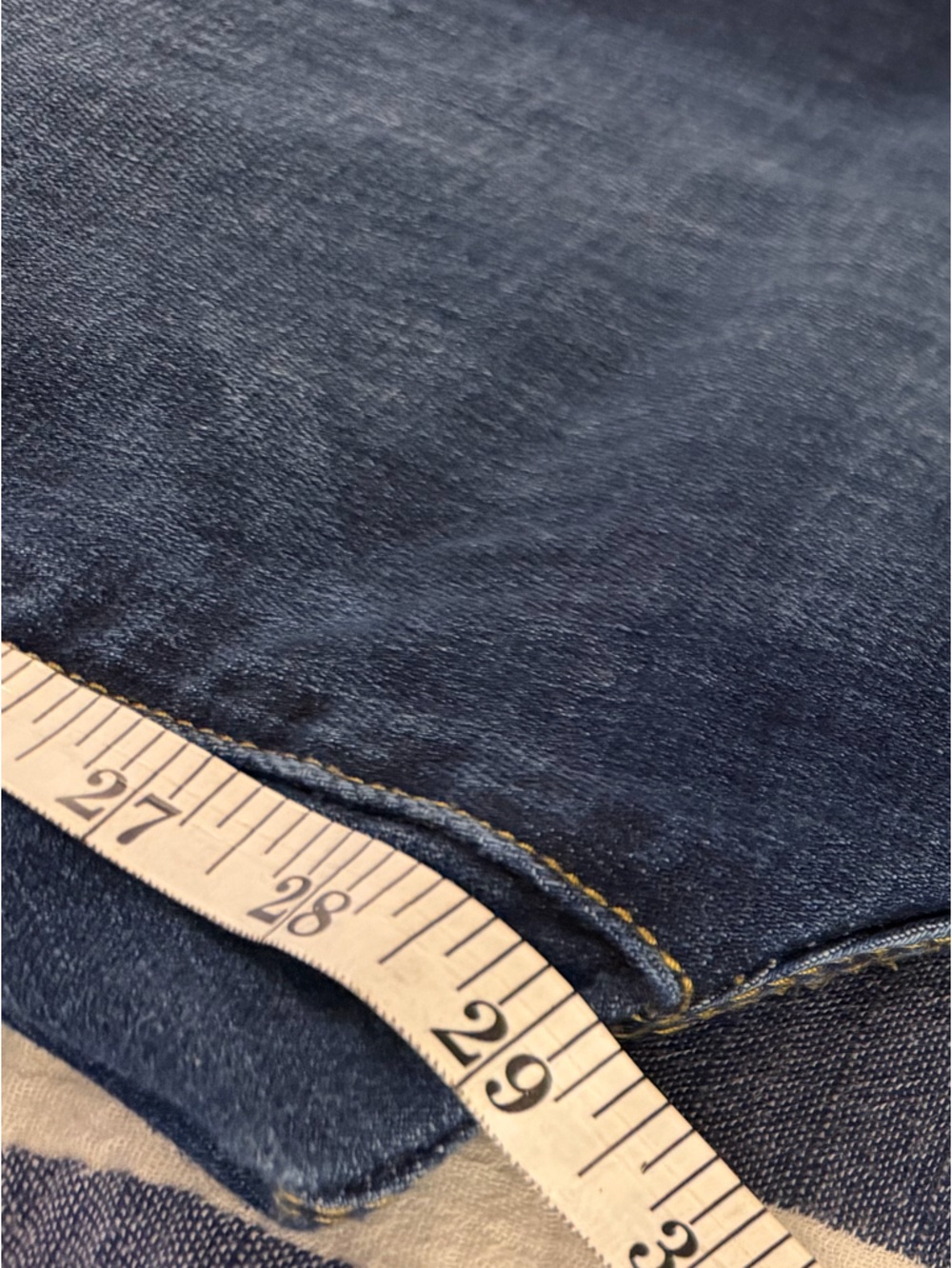 Cabi Straight Leg Jeans in Dark Blue Wash, EUC, Size 4, High Rise - Picture 9 of 9